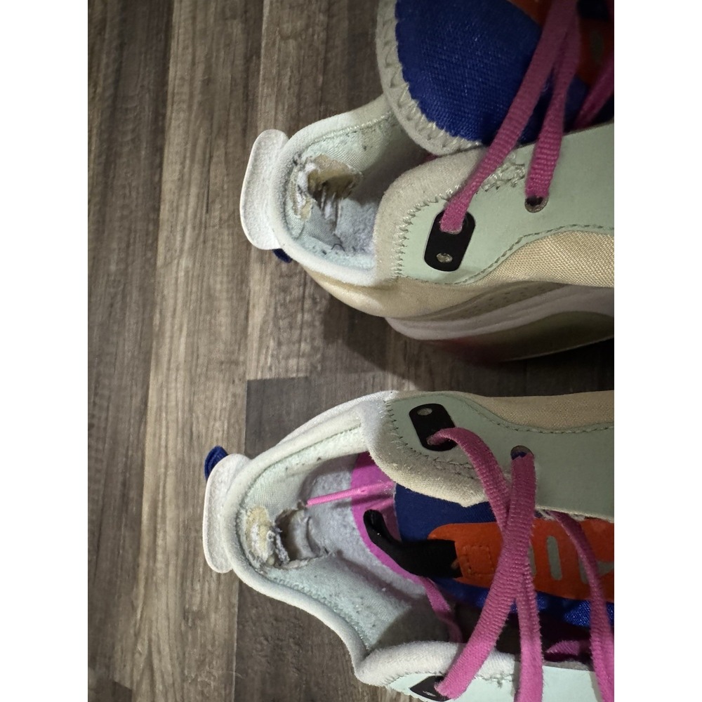 Women's Nike Air Max Dia Running Shoes CI3898-200 Fossil/Hyper Crimson Sz 7 WORN - Picture 4 of 11